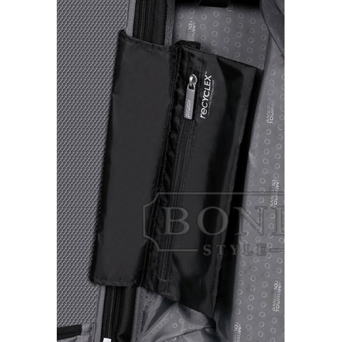 Чемодан American Tourister STARVIBE BLACK 37/41L MD5*09002 маленький (S)