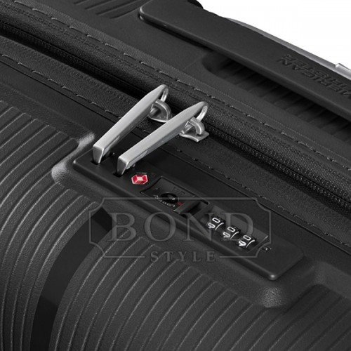 Чемодан American Tourister STARVIBE BLACK 37/41L MD5*09002 маленький (S)